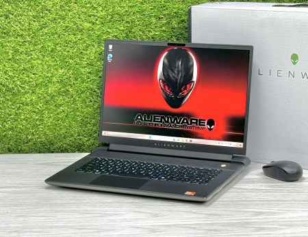 Dell Alienware M16 R1 22